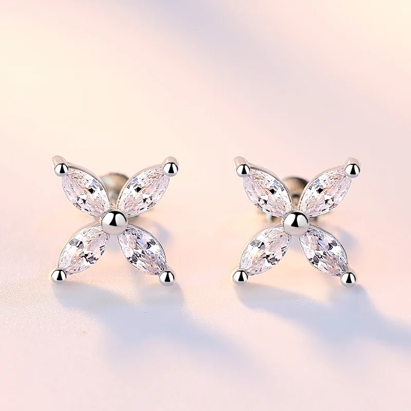 Horse Eye Ice Snowflake Earrings Diamond Korean Version Korean Temperament Female Lucky Leaf Grass Silver Plated Jewelry
Horse Eye Ice Snowflake Earrings Diamond Korean Version Korean Temperament Female Lucky Leaf Grass Silver Plated Jewelry