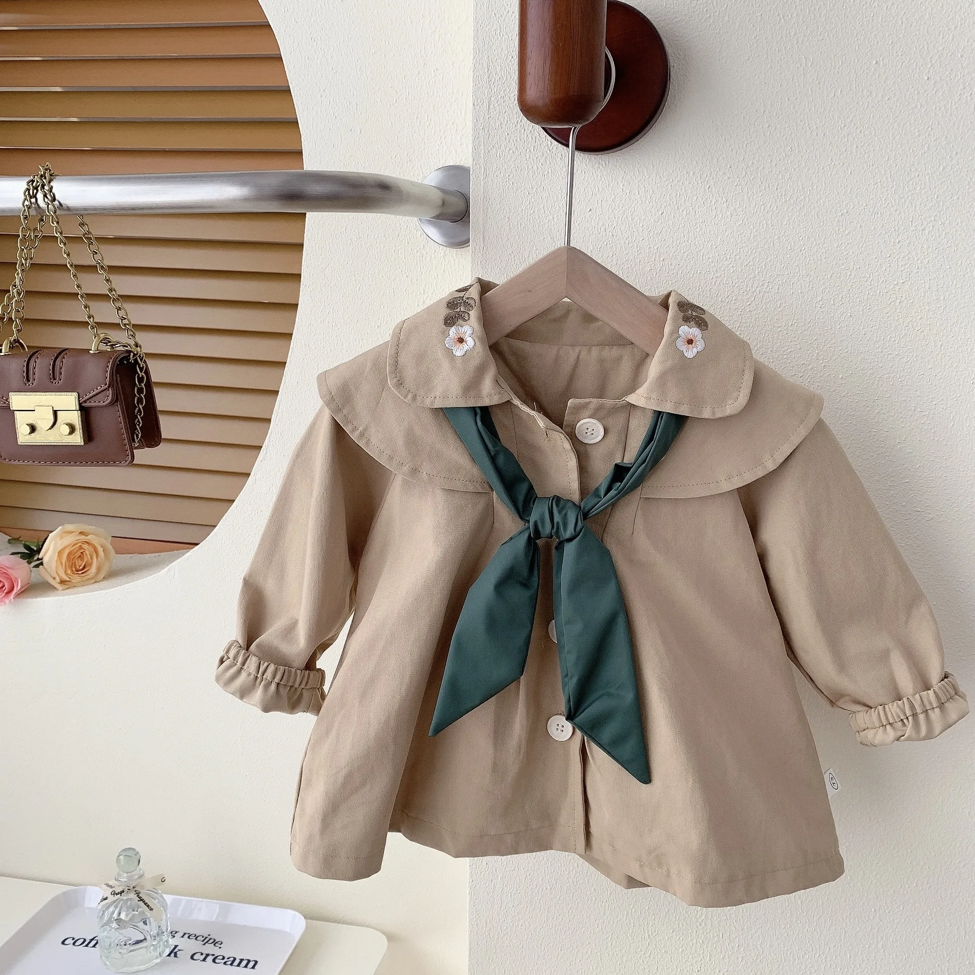 new delivery solid windbreaker outcoat children clothes autumn srping fashion baby 73-120 0-5y old cotton spring long sleeve
new delivery solid windbreaker outcoat children clothes autumn srping fashion baby 73-120 0-5y old cotton spring long sleeve