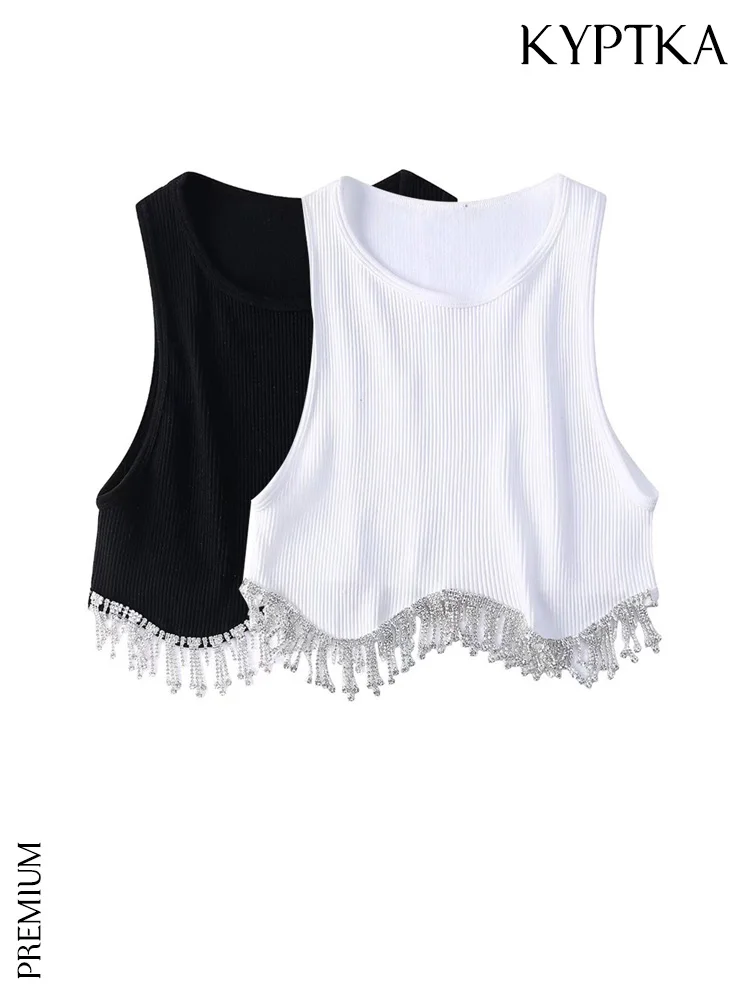 Кроп-топ женский трикотажный в рубчик с кисточками и круглым вырезом 
Кроп-топ женский трикотажный в рубчик с кисточками и круглым вырезом