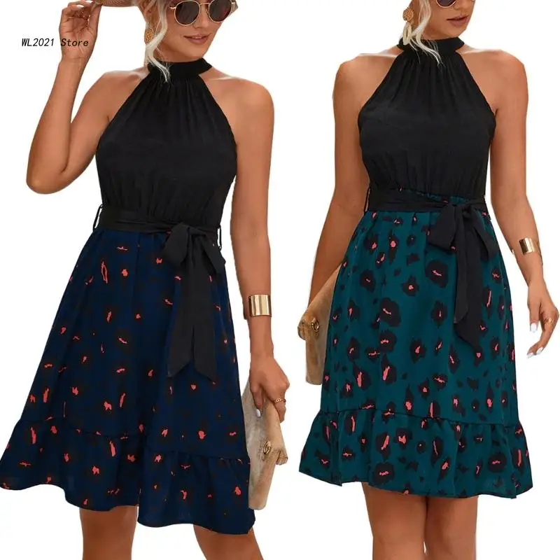 Женское короткое платье с лямкой на шее без рукавов
Женское короткое платье с лямкой на шее без рукавов