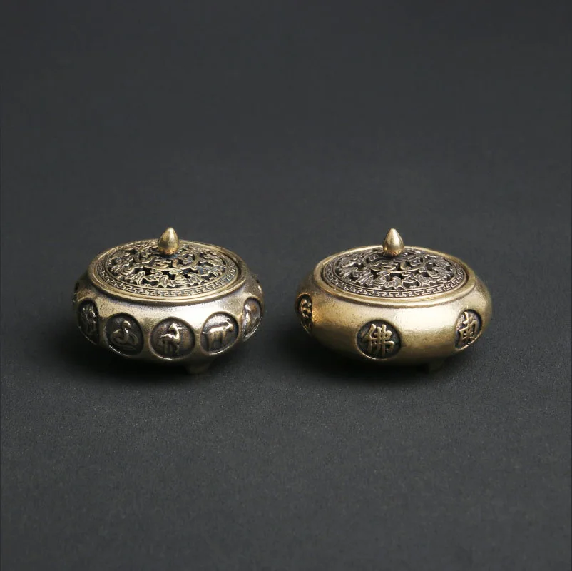 Antique Brass Five Blessing Cover Three-legged Tripod Incense Burner Desktop Ornaments Nafu Sandalwood Incense Burner
Antique Brass Five Blessing Cover Three-legged Tripod Incense Burner Desktop Ornaments Nafu Sandalwood Incense Burner