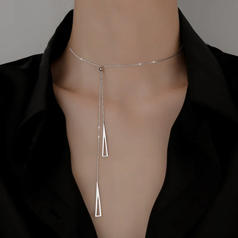 1pcs triangle geometric pull necklace female niche design sense cold wind necklace collarbone chain new simple temperament 
1pcs triangle geometric pull necklace female niche design sense cold wind necklace collarbone chain new simple temperament