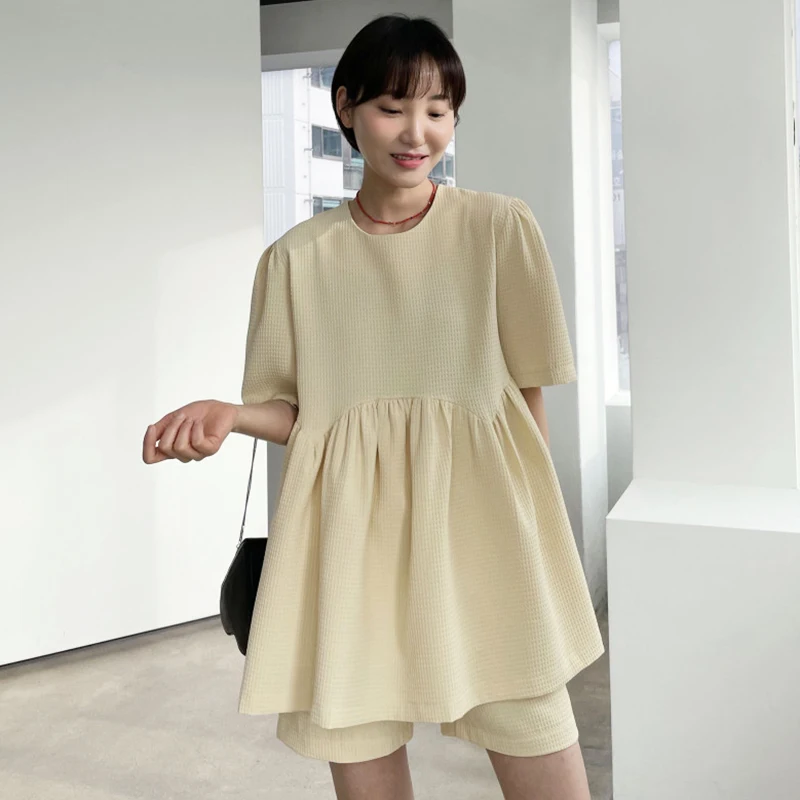 Clothland Women Elegant Blouse Shorts Suit Short Sleeve Loose Shirt Mini Shorts Yellow Black Chic Two Piece Set TZ962
Clothland Women Elegant Blouse Shorts Suit Short Sleeve Loose Shirt Mini Shorts Yellow Black Chic Two Piece Set TZ962