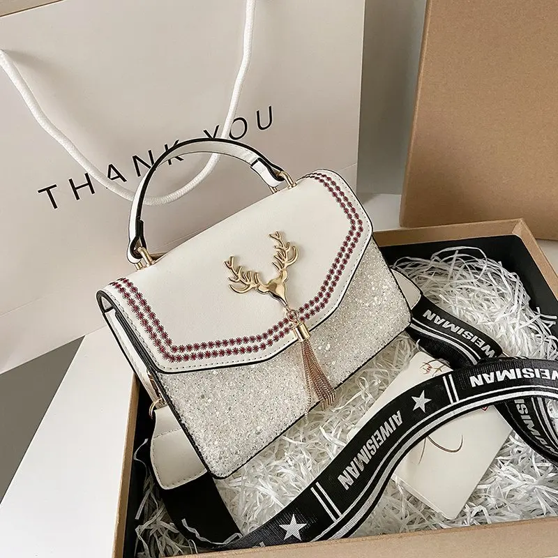 Metallic ins antler iron chain tassel small square bag foreign style Sequin single shoulder bag embroidered lace women's bag
Metallic ins antler iron chain tassel small square bag foreign style Sequin single shoulder bag embroidered lace women's bag