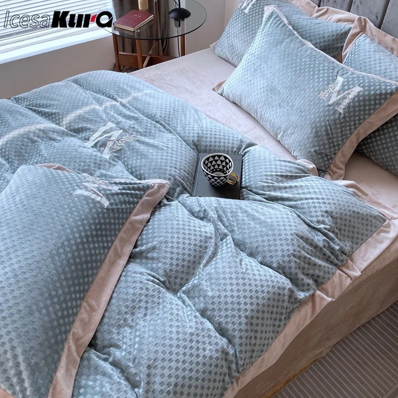 Milk Velvet Four-Piece Winter Coral Velvet Bed Sheet Duvet Cover Flannel Bedding Double-Sided Velvet Plus Velvet Baby Velvet
Milk Velvet Four-Piece Winter Coral Velvet Bed Sheet Duvet Cover Flannel Bedding Double-Sided Velvet Plus Velvet Baby Velvet