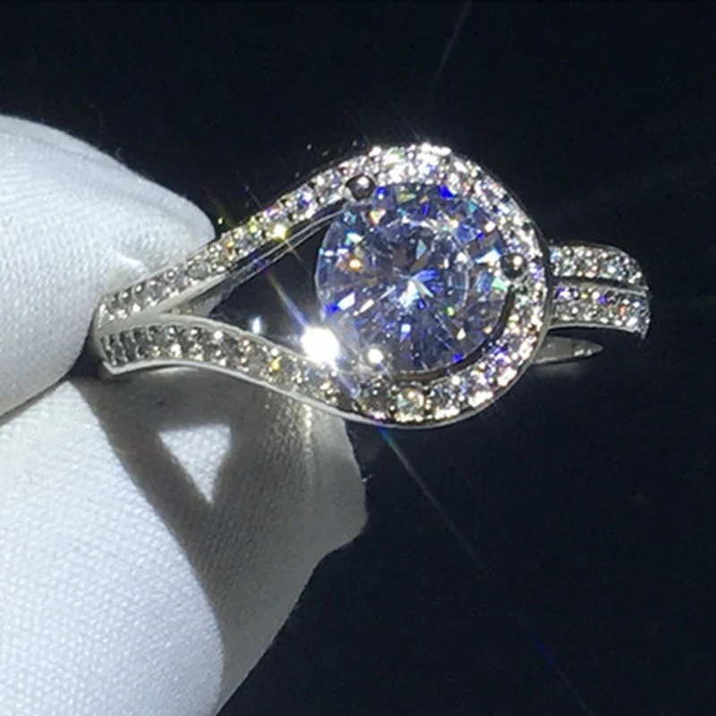 New Trend Hollowed Out Round Shape Ring Women Inlaid Crystal CZ Stone Stylish Party Accessories Hot Selling Romantic Rings
New Trend Hollowed Out Round Shape Ring Women Inlaid Crystal CZ Stone Stylish Party Accessories Hot Selling Romantic Rings