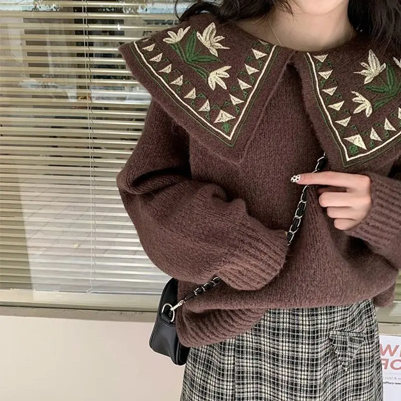 Pullover Women 2022 Fall Winter New Embroidery Doll Collar Sweater Thick Loose Japanese Sweet Long Sleeve Gray Clothing
Pullover Women 2022 Fall Winter New Embroidery Doll Collar Sweater Thick Loose Japanese Sweet Long Sleeve Gray Clothing