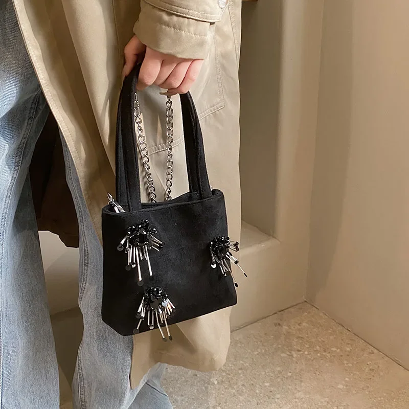New Luxury Women Fashion Tassel Design Handbag Totes Satchel Chains Underarm Shoulder Bag Lady Purse Crossbody Travel Dinner Bag 
New Luxury Women Fashion Tassel Design Handbag Totes Satchel Chains Underarm Shoulder Bag Lady Purse Crossbody Travel Dinner Bag