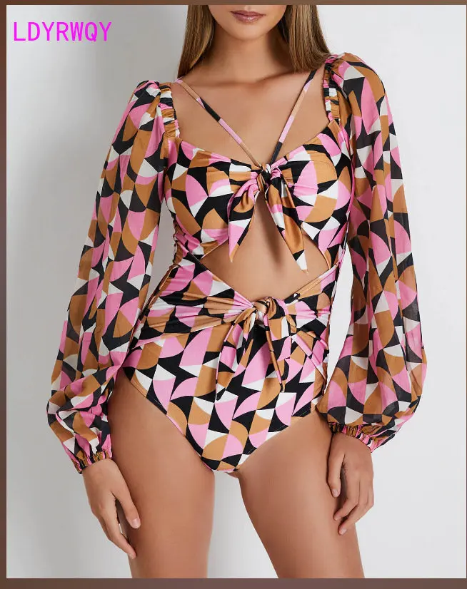 2023 New Breathable Mesh Long Sleeve One Piece Swimwear Bikini European and American Vintage Print Deep V High Waist
2023 New Breathable Mesh Long Sleeve One Piece Swimwear Bikini European and American Vintage Print Deep V High Waist