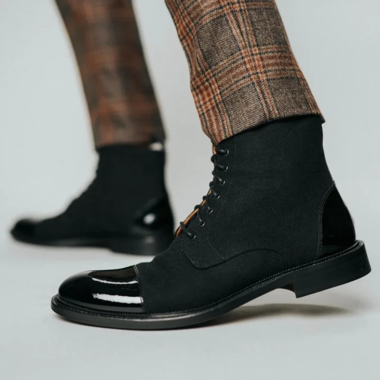 New men's high top Martin boots European and American trendy boots British men's boots
New men's high top Martin boots European and American trendy boots British men's boots
