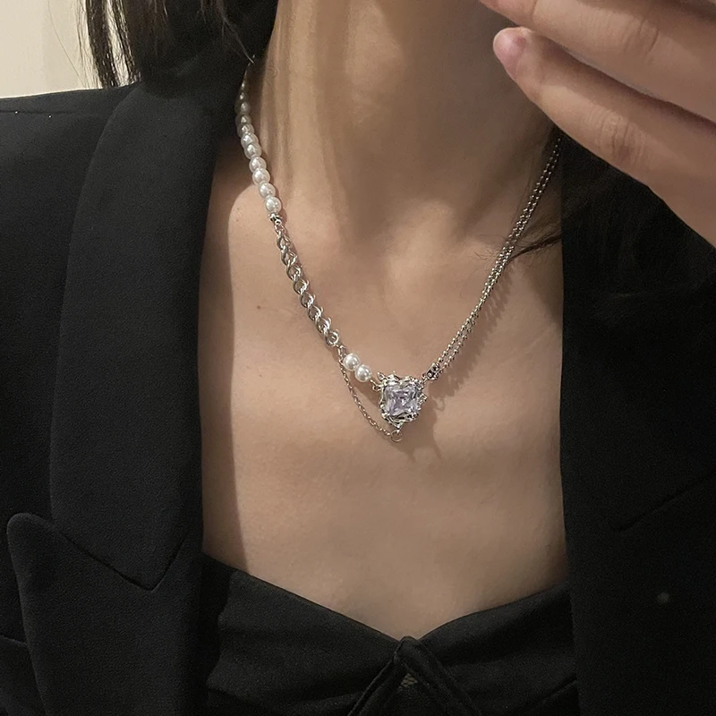 Vintage Patchwork Textured Pendant Necklace for Women Party Jewelry Girls Birthday Gifts with gift Box Packing
Vintage Patchwork Textured Pendant Necklace for Women Party Jewelry Girls Birthday Gifts with gift Box Packing