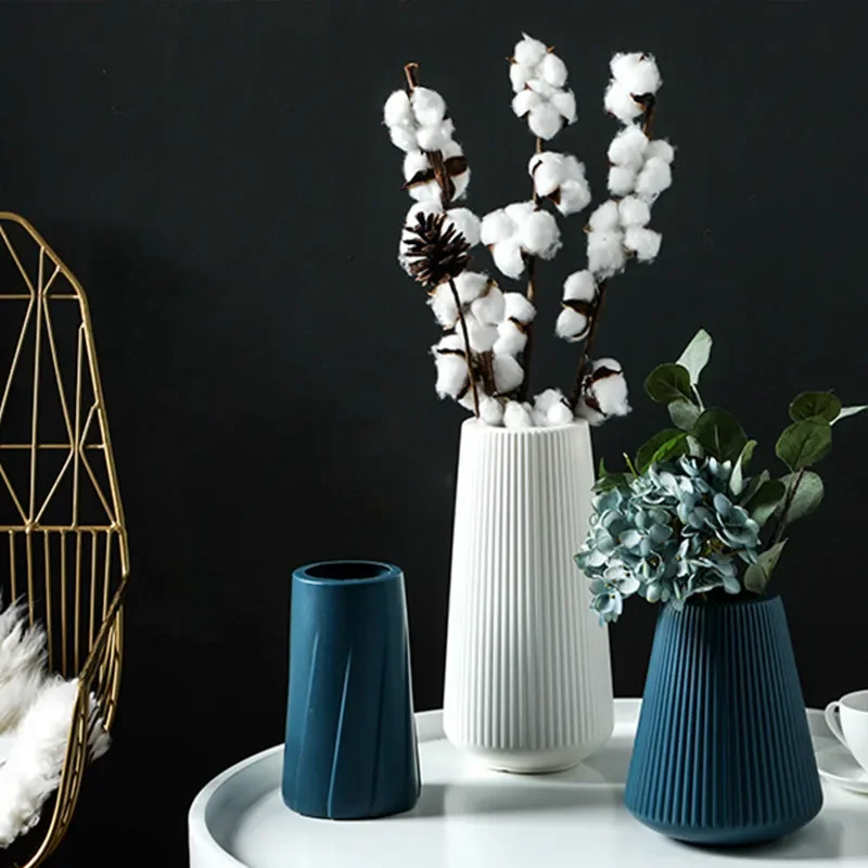 Nordic Plastic Vase Living Room Decoration Ornaments Modern Pot Arrangement Interior Home Desktop Decoration Accessories 
Nordic Plastic Vase Living Room Decoration Ornaments Modern Pot Arrangement Interior Home Desktop Decoration Accessories
