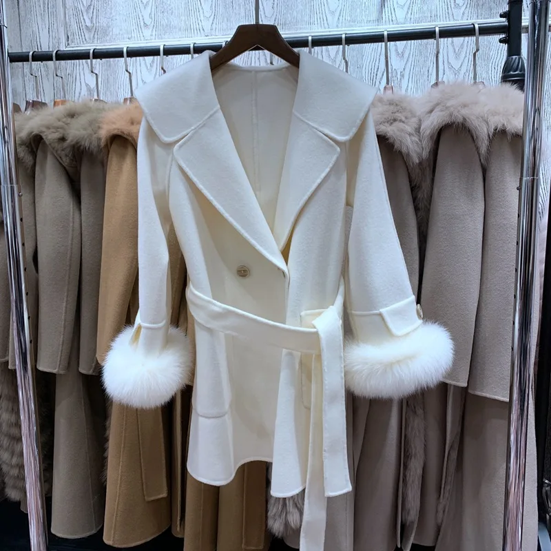 New 2023 Women real fur woolen coats Real Fox Fur Collar Women White natural fox Fur Jacket Overcoat
New 2023 Women real fur woolen coats Real Fox Fur Collar Women White natural fox Fur Jacket Overcoat