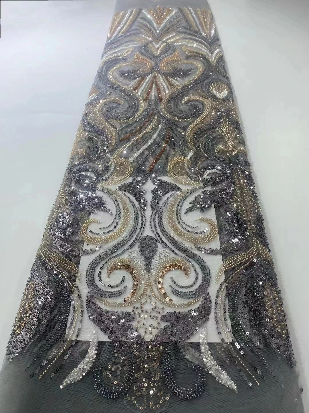African Fashion High Quality Crystal Sequins Lace Fabric French Handmade Beaded Tulle Lace Women Birthday Party Materia QF0834
African Fashion High Quality Crystal Sequins Lace Fabric French Handmade Beaded Tulle Lace Women Birthday Party Materia QF0834