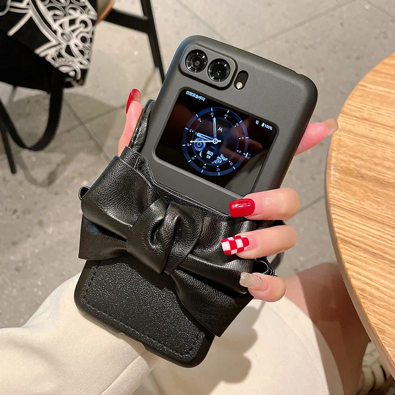 Со шнурком для Moto Razr 2022
Со шнурком для Moto Razr 2022