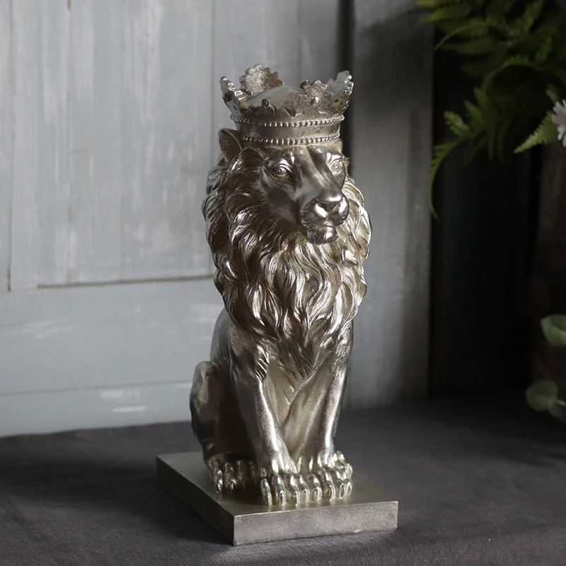 European Vintage Silver Lion Statue Sculpture Resin Ornaments Living Room, Entrance, Wine Cabinet, Office Desktop Decoration
European Vintage Silver Lion Statue Sculpture Resin Ornaments Living Room, Entrance, Wine Cabinet, Office Desktop Decoration