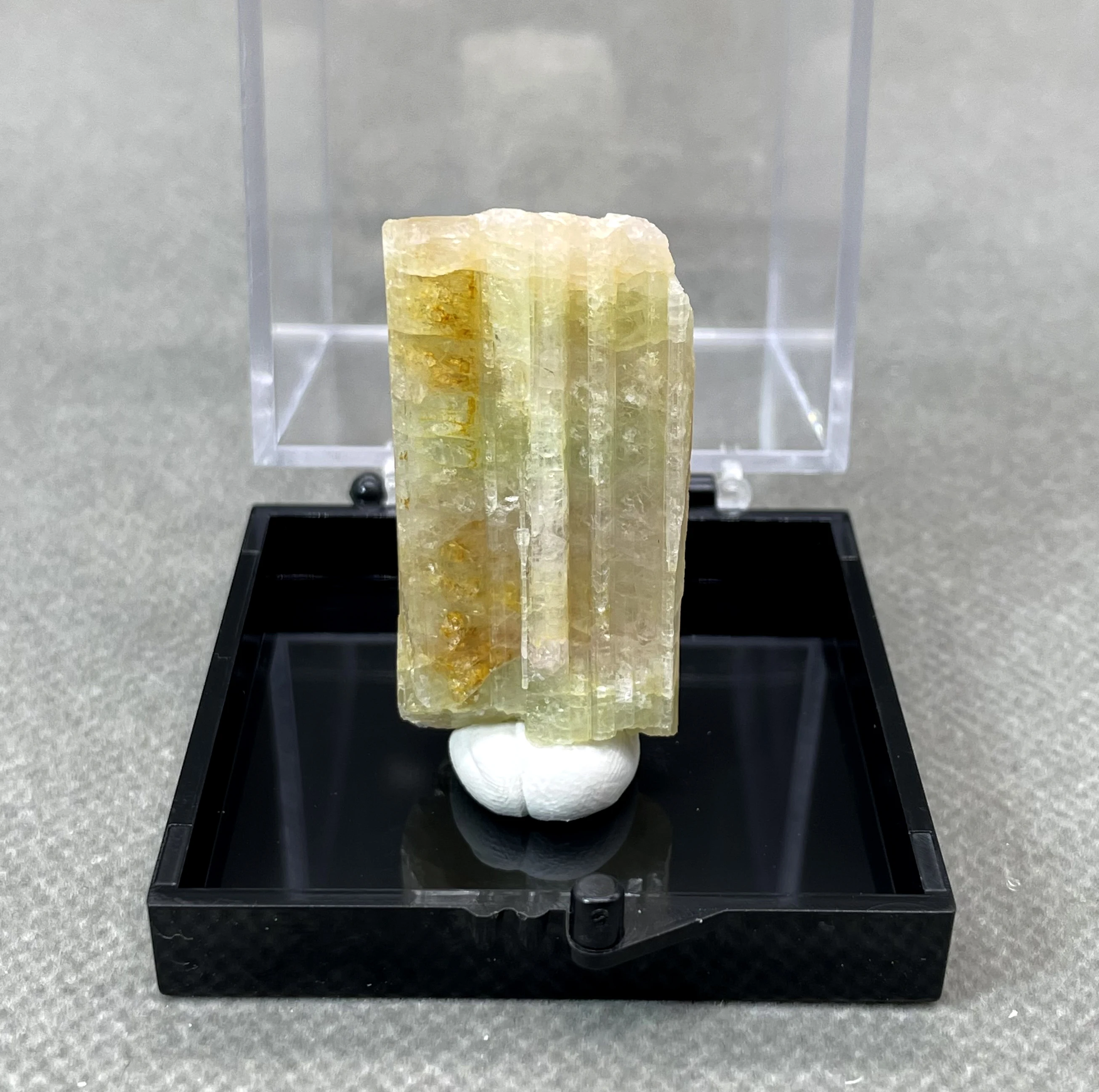 NEW! BEST! 100% Natural Brazil watermelon tourmaline mineral crystal specimens stones and crystals(box size 5.2cm )
NEW! BEST! 100% Natural Brazil watermelon tourmaline mineral crystal specimens stones and crystals(box size 5.2cm )