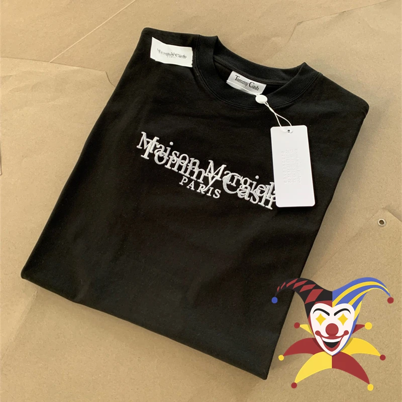 Футболка с вышивкой MM6 Margiela, для мужчин и женщин, тяжелая ткань, черная, стандартная футболка с коротким рукавом
Футболка с вышивкой MM6 Margiela, для мужчин и женщин, тяжелая ткань, черная, стандартная футболка с коротким рукавом