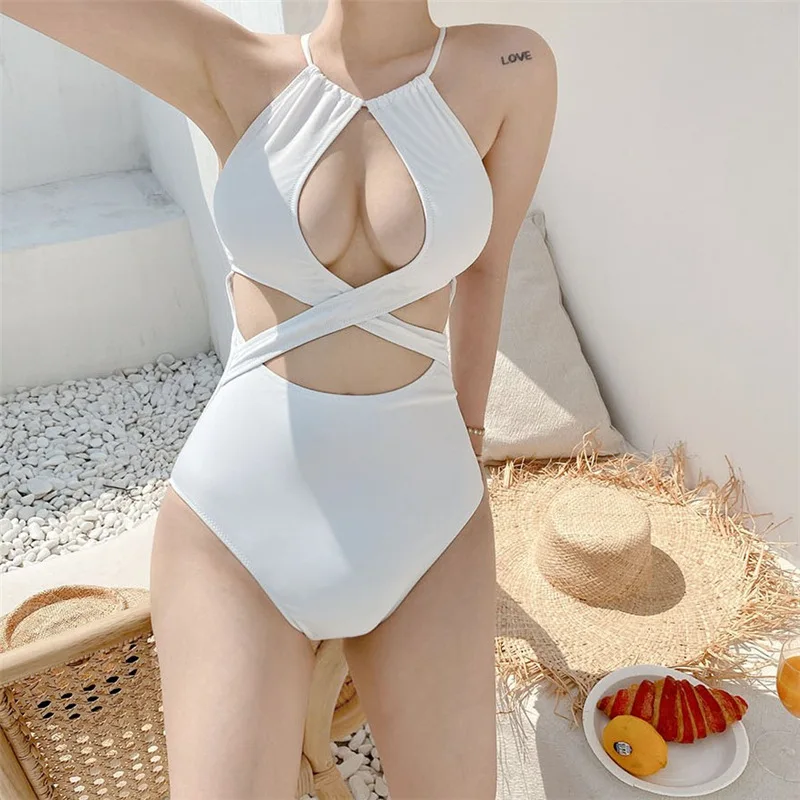 Blossomora 2022 Summer Solid Cross Hollow Out One-piece Swimsuit for Women Sexy O-neck Slim Monokini Beach Bathing Suit Swimwear
Blossomora 2022 Summer Solid Cross Hollow Out One-piece Swimsuit for Women Sexy O-neck Slim Monokini Beach Bathing Suit Swimwear