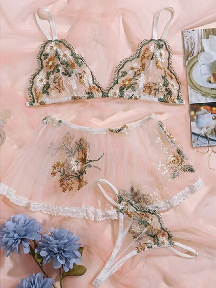 Porno Women Sexy Underwear 3PCS Erotic Lingerie Set Ladies Embrodiery Bra Set Women Bra + Thong + Skirts Set
Porno Women Sexy Underwear 3PCS Erotic Lingerie Set Ladies Embrodiery Bra Set Women Bra + Thong + Skirts Set
