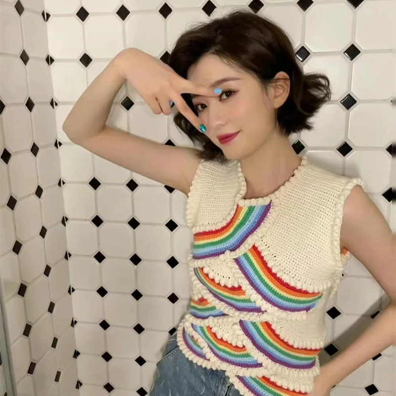 2022 early autumn new fashion all-match rainbow knitted sweater hit color fan-shaped knitted sleeveless vest women's top
2022 early autumn new fashion all-match rainbow knitted sweater hit color fan-shaped knitted sleeveless vest women's top
