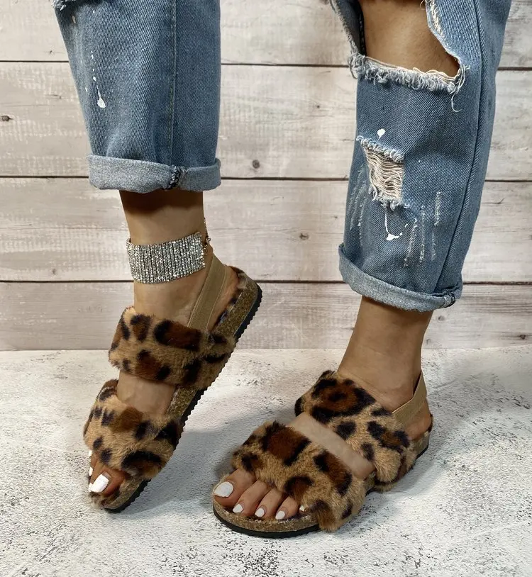 Furry Slippers 2022 New Color Fur Slippers Women Wear Open Toe Thick Soled Plus Size Ladies Sandals
Furry Slippers 2022 New Color Fur Slippers Women Wear Open Toe Thick Soled Plus Size Ladies Sandals