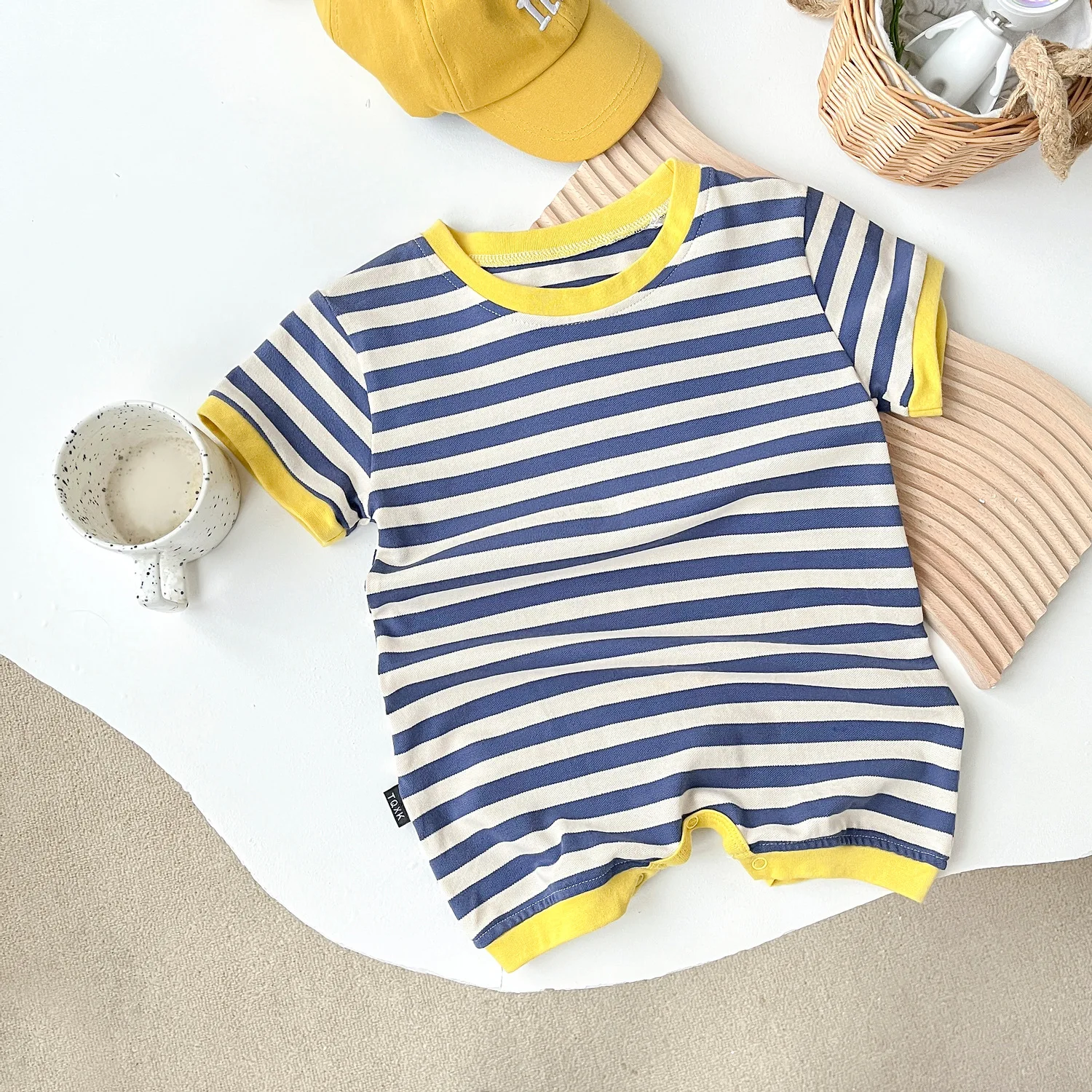 Baby Striped Jumpsuit Summer Toddler Boys Short Sleeve Rompers Cotton One-piece Infant Clothing
Baby Striped Jumpsuit Summer Toddler Boys Short Sleeve Rompers Cotton One-piece Infant Clothing