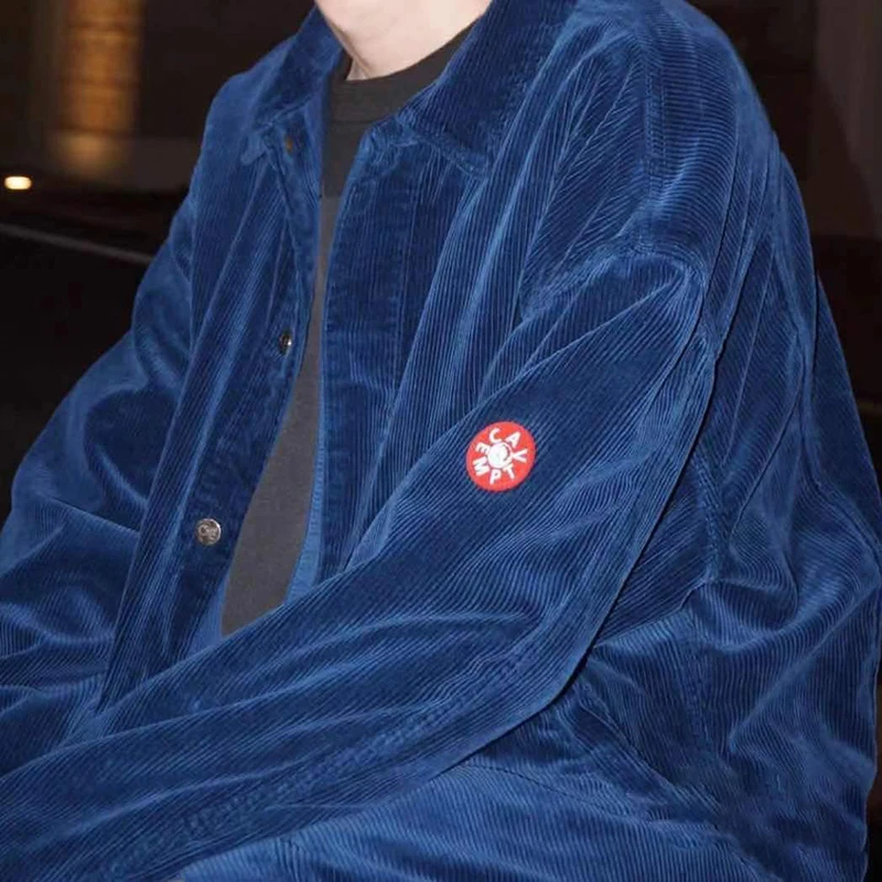 Куртка Cav Empt C.E Вельветовая с длинным рукавом для мужчин и женщин, простая Однотонная рубашка в японском стиле, с лацканами, в стиле ретро
Куртка Cav Empt C.E Вельветовая с длинным рукавом для мужчин и женщин, простая Однотонная рубашка в японском стиле, с лацканами, в стиле ретро