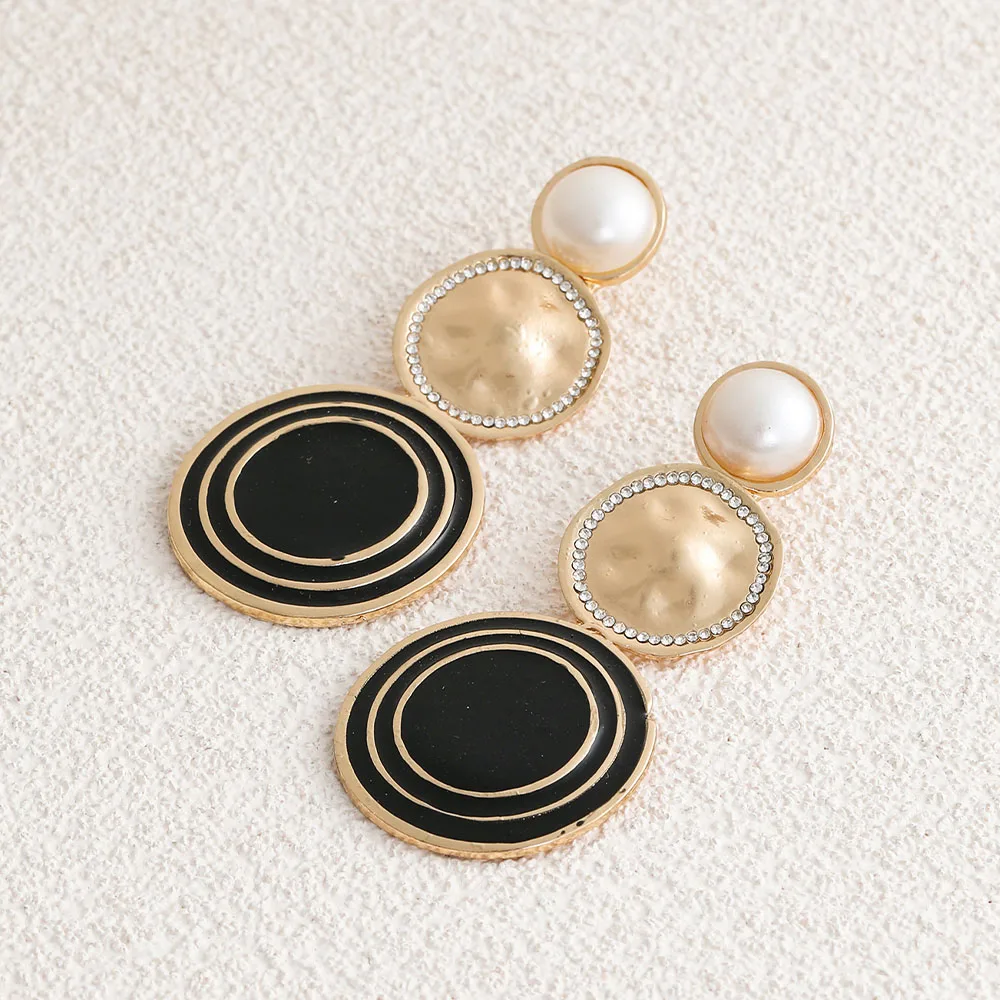 Creative Geometric Round Dangle Drop Earrings Exquisite White Imitation Pearl Earrings for Women Retro Golden Ear Jewelry
Creative Geometric Round Dangle Drop Earrings Exquisite White Imitation Pearl Earrings for Women Retro Golden Ear Jewelry