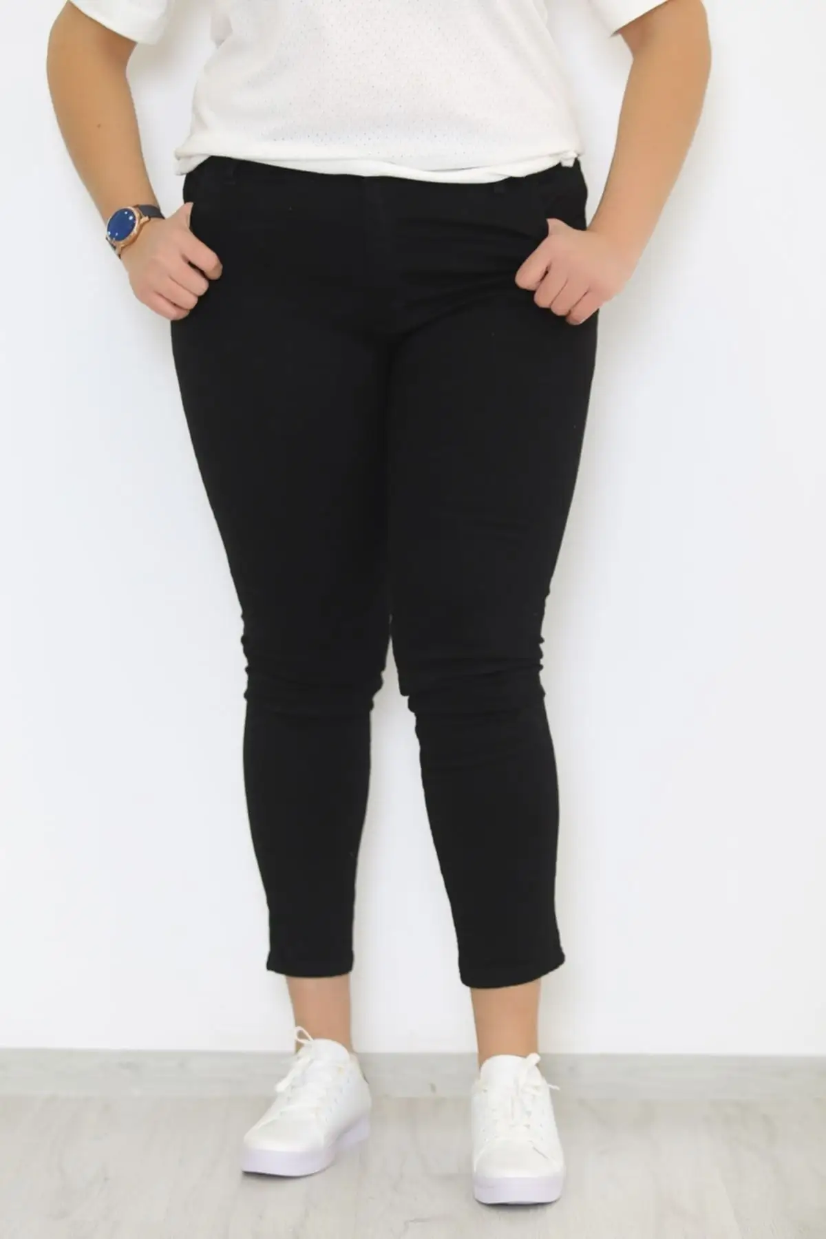 Women's Jean Plus Size High Waist Black Full Length Straight Pant Streetwear Female Buttons Zipper Ladies
Women's Jean Plus Size High Waist Black Full Length Straight Pant Streetwear Female Buttons Zipper Ladies