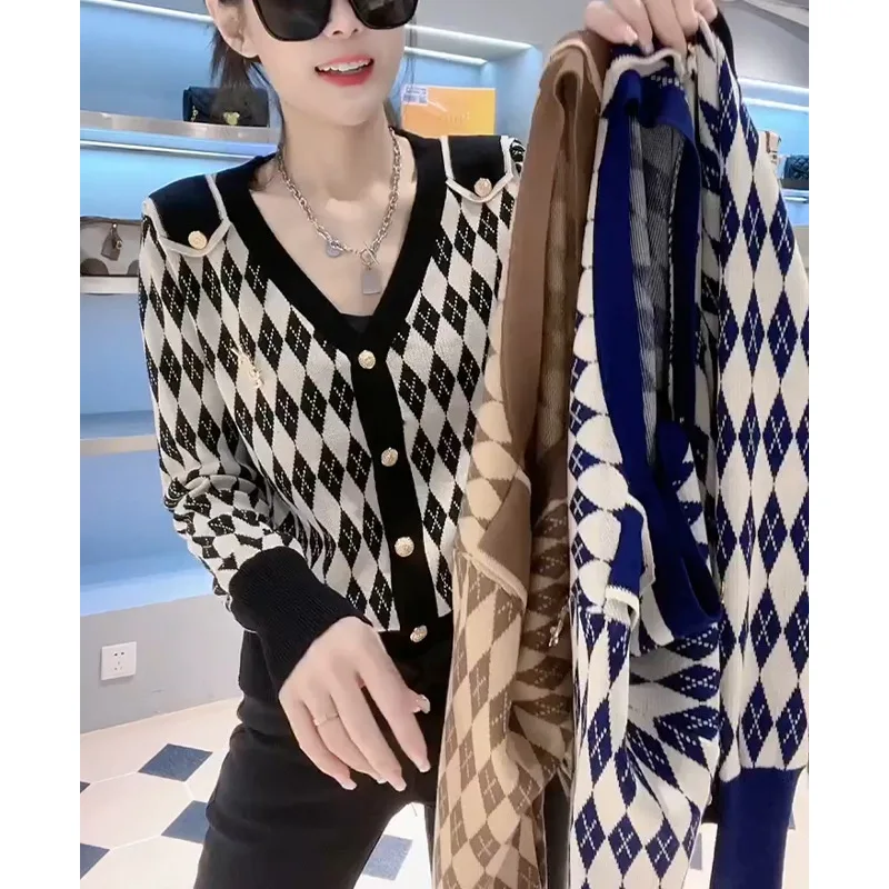 Sweater fried street autumn and winter cardigan loose retro languid style V-neck outside wearing top women's coat winter
Sweater fried street autumn and winter cardigan loose retro languid style V-neck outside wearing top women's coat winter