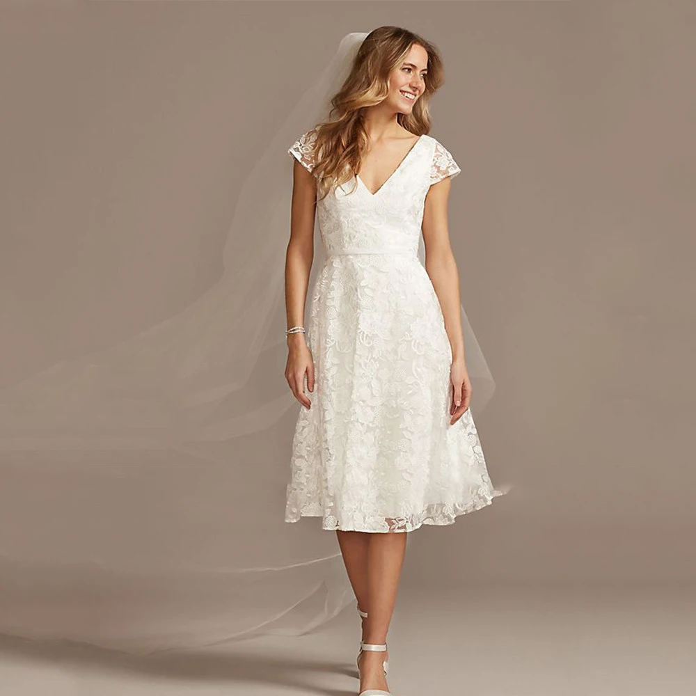 Simple A Line Short Wedding Dress Elegant Lace V Neck Cap Sleeve Appliques Wedding Gown Custom Made For Women Vestidos De Novia
Simple A Line Short Wedding Dress Elegant Lace V Neck Cap Sleeve Appliques Wedding Gown Custom Made For Women Vestidos De Novia