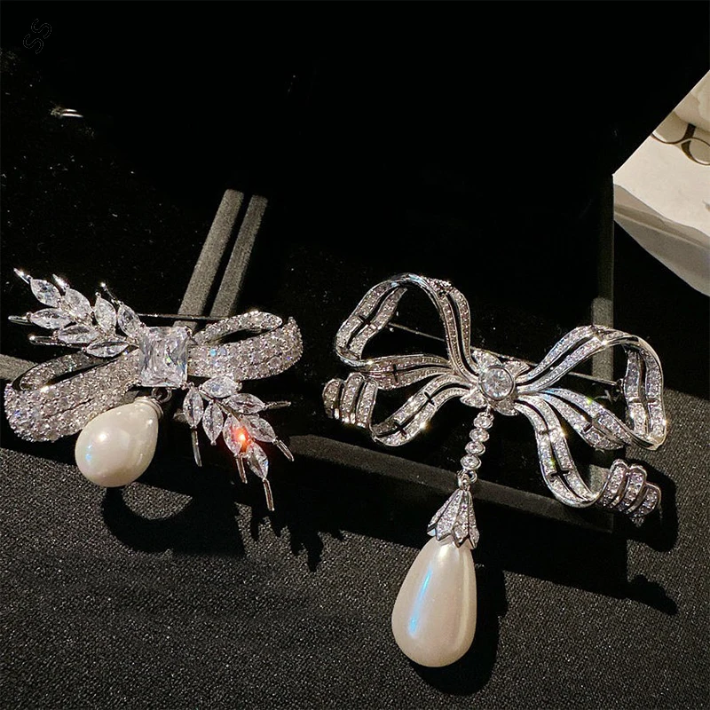 

Vintage Butterfly Knot Women's Brooches Hand-inlaid Zircon and Pearl Element Garment Accessories