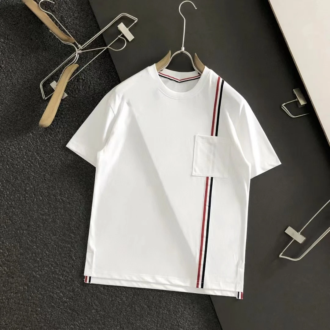 2023 Summer TB Tshirts Classic Striped Ribbon Pocket Simple Men Casual Short-sleeved Round Neck Loose Cotton All-match T-shirt
2023 Summer TB Tshirts Classic Striped Ribbon Pocket Simple Men Casual Short-sleeved Round Neck Loose Cotton All-match T-shirt