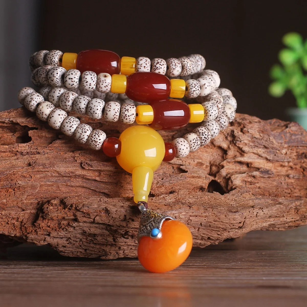 Xingyue Bodhi 108 Bracelets Hainan Lunar January Bracelet Beeswax Pendant Necklace for Men and Women
Xingyue Bodhi 108 Bracelets Hainan Lunar January Bracelet Beeswax Pendant Necklace for Men and Women
