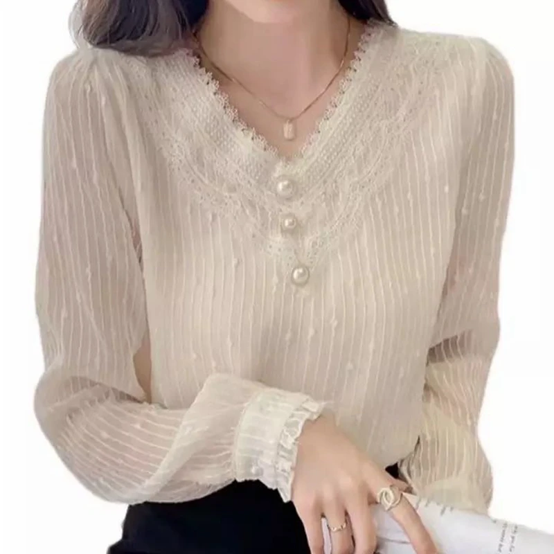 Stylish V-Neck Petal Sleeve Beading Ruffles Blouse Women's Clothing 2022 Autumn New Loose Casual Pullovers All-match Sweet Shirt
Stylish V-Neck Petal Sleeve Beading Ruffles Blouse Women's Clothing 2022 Autumn New Loose Casual Pullovers All-match Sweet Shirt