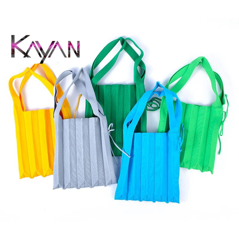 Women knitting Shoulder bag Crochet pleated bag Korean design folding portable Shopping Beach tote bag bag female
Women knitting Shoulder bag Crochet pleated bag Korean design folding portable Shopping Beach tote bag bag female