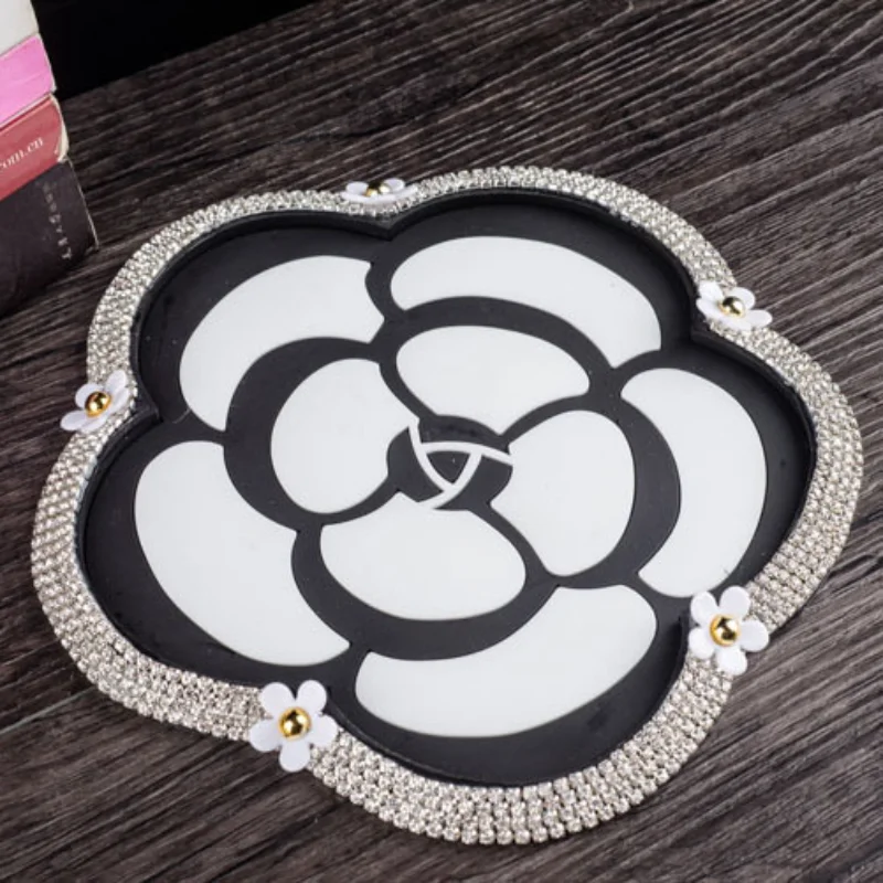 Creative Anti-slip Mat Decoration Flower Diamond Car Dashboard Silicone Anti-slip Mat Living Room Home Decoration Accessories
Creative Anti-slip Mat Decoration Flower Diamond Car Dashboard Silicone Anti-slip Mat Living Room Home Decoration Accessories