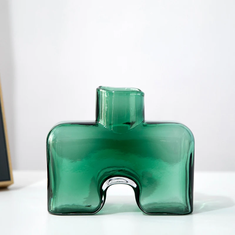 Современная стеклянная ваза
Современная стеклянная ваза