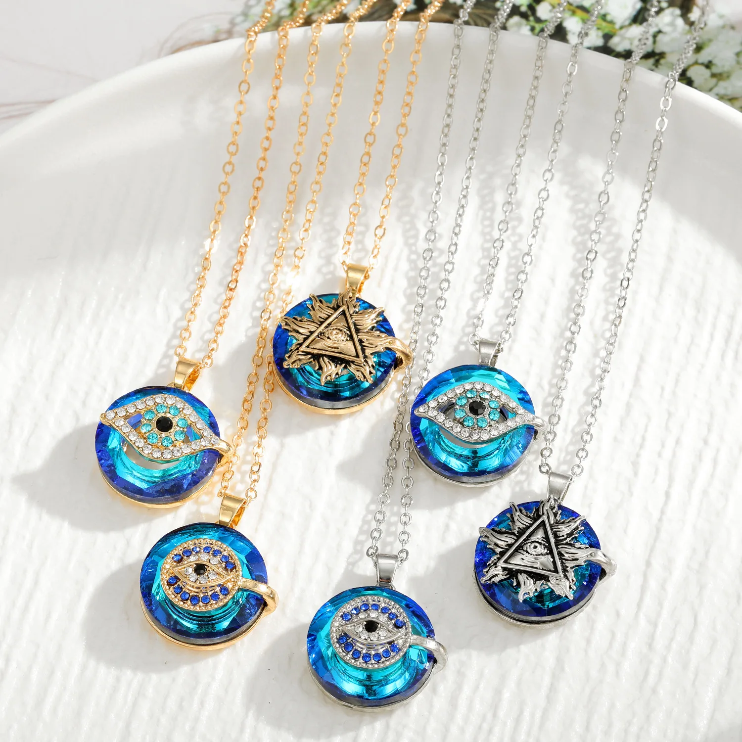 S3557 Round Evil Eye Pendant Necklace For Women Rhinestone Crystal Glass Blue Eyes Choker Chain Necklaces 
S3557 Round Evil Eye Pendant Necklace For Women Rhinestone Crystal Glass Blue Eyes Choker Chain Necklaces