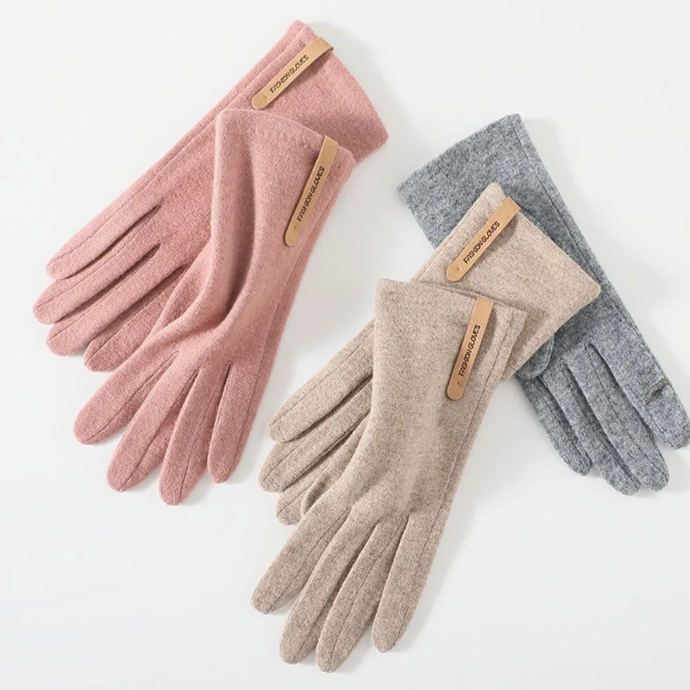 Color Plus Velvet Letter Wool Mittens Warm Gloves Female Gloves Full Finger Gloves Touch Screen Gloves Cashmere Gloves
Color Plus Velvet Letter Wool Mittens Warm Gloves Female Gloves Full Finger Gloves Touch Screen Gloves Cashmere Gloves