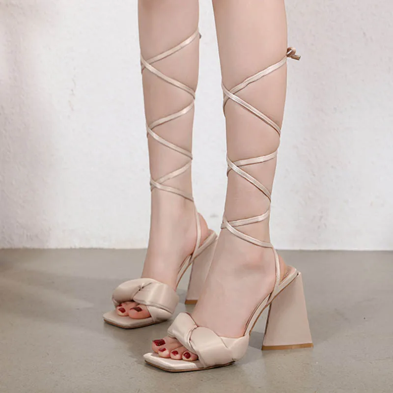 2022 Fashion Square Head Front Back Cross Strap Heterosexual High Heel Sandals Women
2022 Fashion Square Head Front Back Cross Strap Heterosexual High Heel Sandals Women