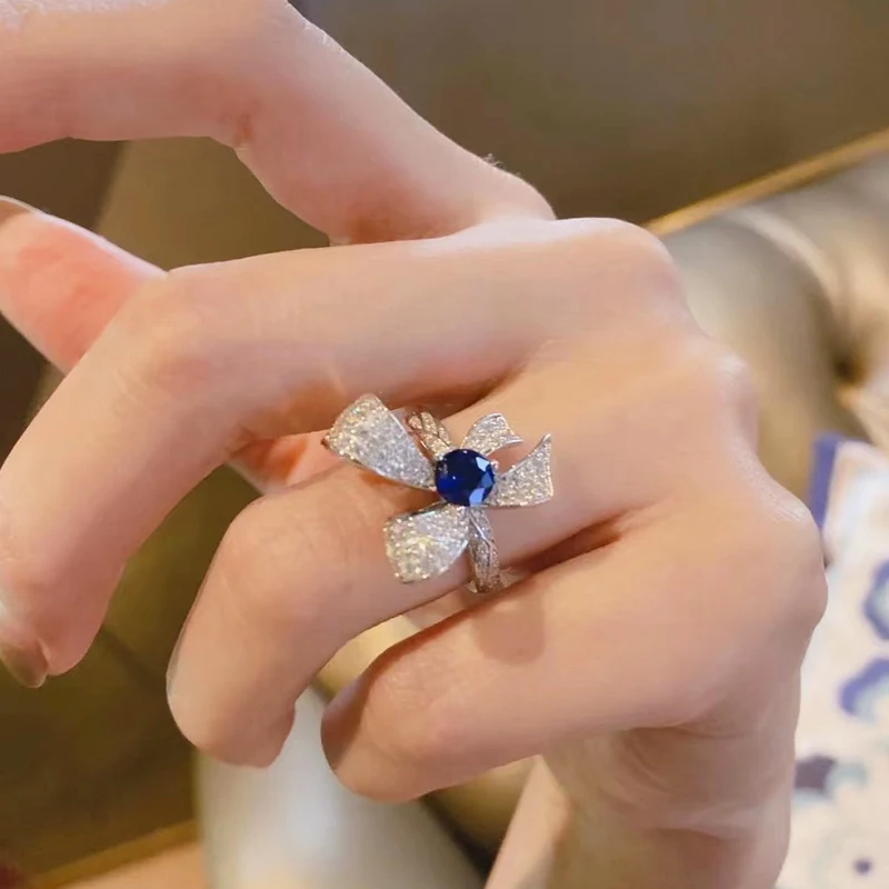 Romantic Silver Plate Bow Zircon Rings for Women Small Round Blue CZ Crystal Wedding Engagement Party Jewelry 2022 New
Romantic Silver Plate Bow Zircon Rings for Women Small Round Blue CZ Crystal Wedding Engagement Party Jewelry 2022 New