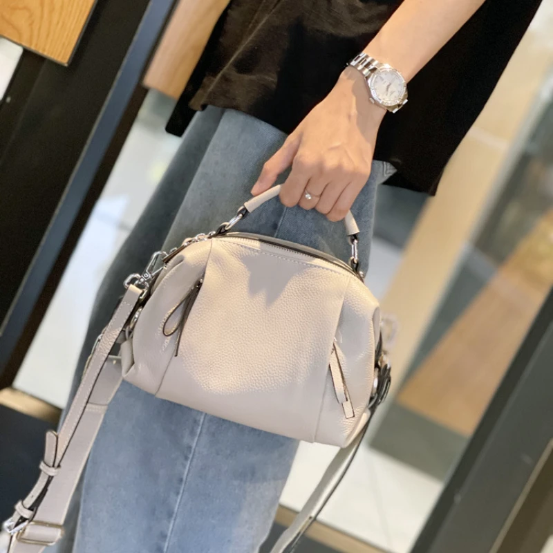 Genuine Leather Women's Bag 2023 New High Capacity Portable Small Bag Soft Leather Fashion Versatile Lady Crossbody Shoulder Bag
Genuine Leather Women's Bag 2023 New High Capacity Portable Small Bag Soft Leather Fashion Versatile Lady Crossbody Shoulder Bag
