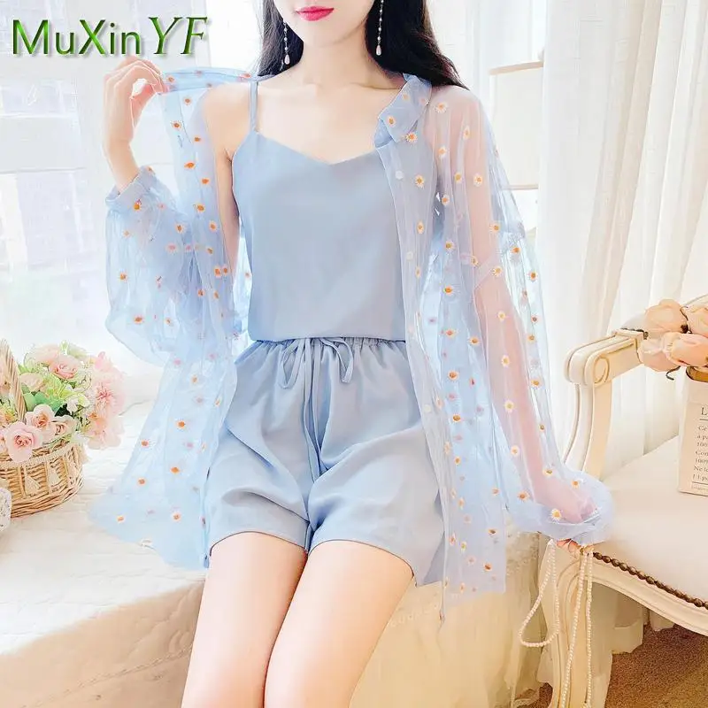 Women's Summer Shorts Set 2022 New Chiffon Print Sun Protection Clothes Sling Trouser Three-piece Korean Elegant Vest Pants Suit
Women's Summer Shorts Set 2022 New Chiffon Print Sun Protection Clothes Sling Trouser Three-piece Korean Elegant Vest Pants Suit