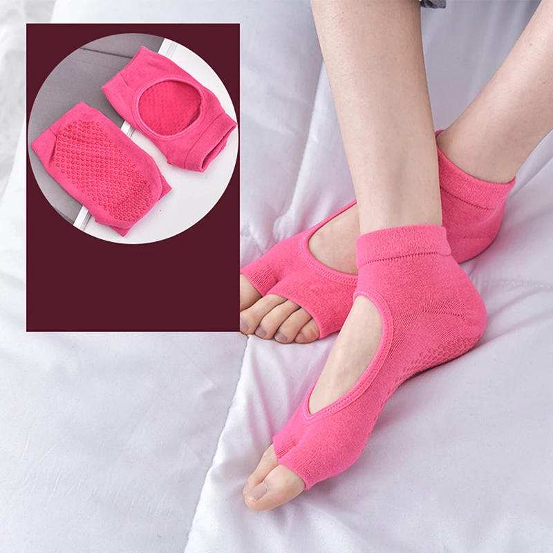 New Women Anti Slip Yoga Socks Two Toe Sport Cotton Pilates Sock Ventilation Quick-Dry Ballet Professional Dance Sock Slippers 
New Women Anti Slip Yoga Socks Two Toe Sport Cotton Pilates Sock Ventilation Quick-Dry Ballet Professional Dance Sock Slippers
