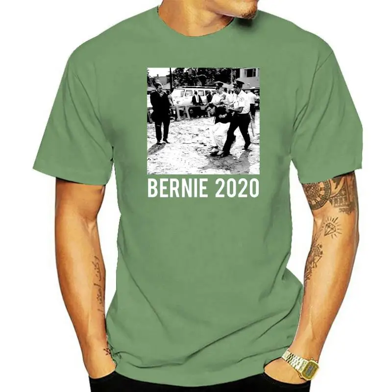 Bernie Sanders Protest Arrest Men T-Shirt
Bernie Sanders Protest Arrest Men T-Shirt