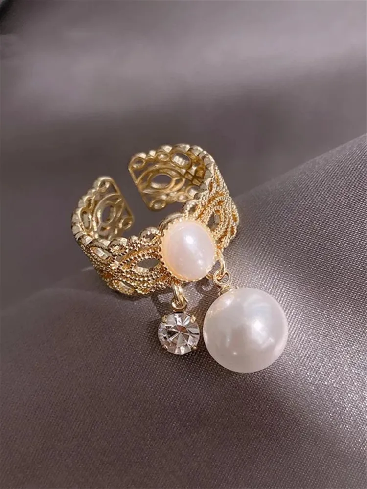 French Retro Elegant Pearl Gold Opening Rings For Woman 2021 Korean Fashion Jewelry Wedding Girl's Sexy Finger Accessories
French Retro Elegant Pearl Gold Opening Rings For Woman 2021 Korean Fashion Jewelry Wedding Girl's Sexy Finger Accessories