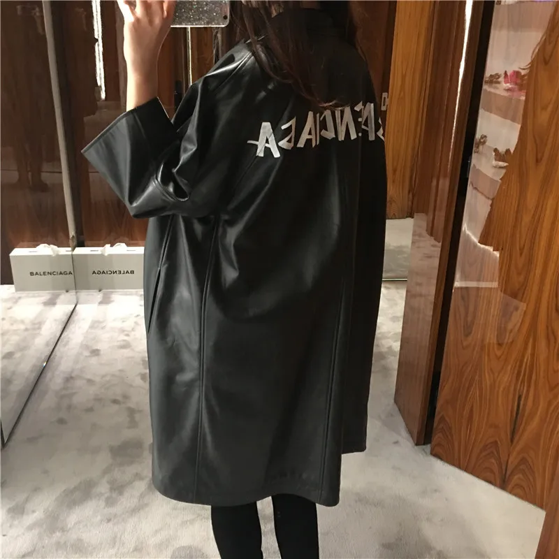 Genuine Leather Clothes Women Leisure Windbreaker Long Ninth Sleeve Back Printed Letters Casual Comfortable Receptive Size
Genuine Leather Clothes Women Leisure Windbreaker Long Ninth Sleeve Back Printed Letters Casual Comfortable Receptive Size