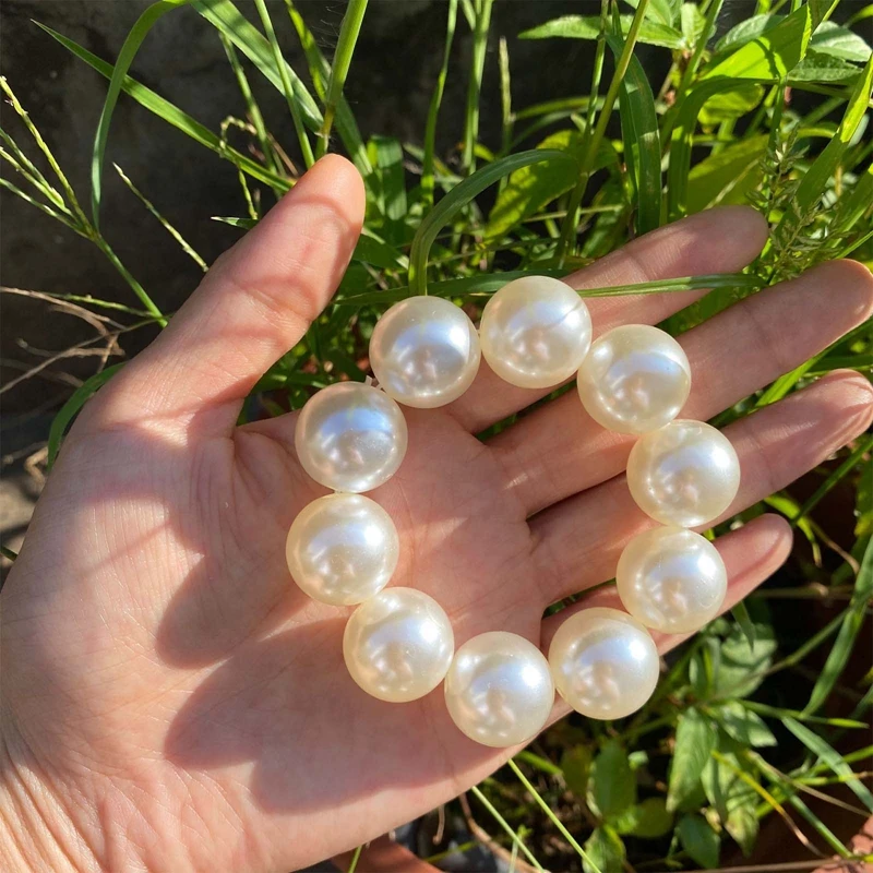 Woman Big Pearl Hair Ties Fashion Korean Style Hairband Scrunchies Girls Ponytail Holders Rubber Band Hair Accessories
Woman Big Pearl Hair Ties Fashion Korean Style Hairband Scrunchies Girls Ponytail Holders Rubber Band Hair Accessories